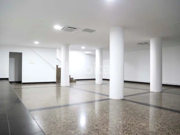 Loja para Arrendamento em Penha de França