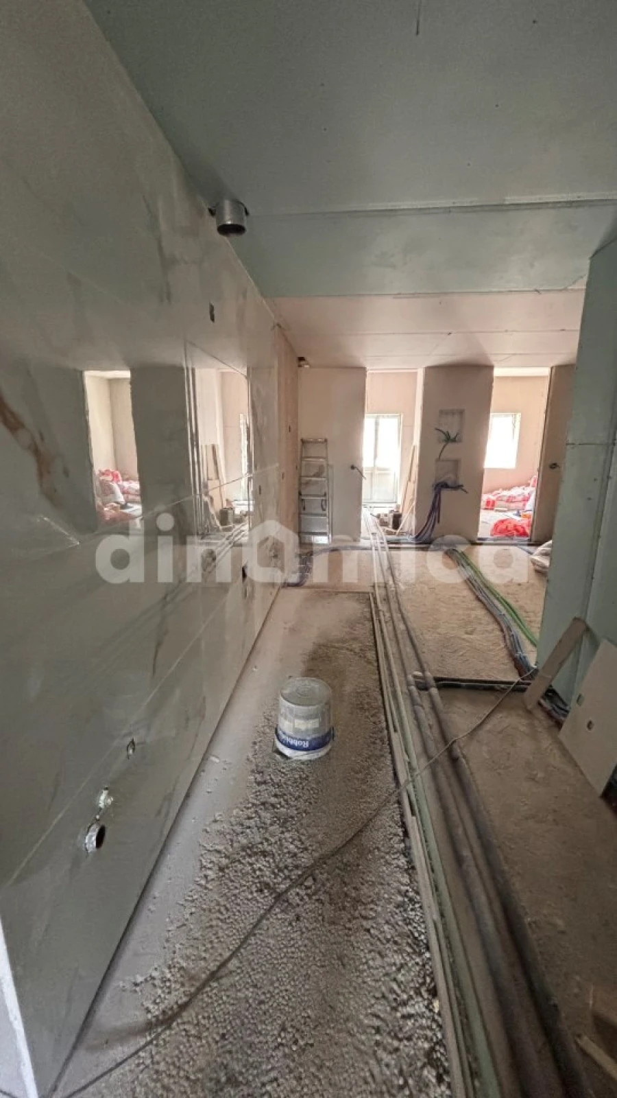 Apartamento T5 para Venda em Antas e Abade de Vermoim Foto 5