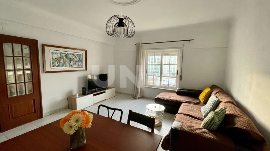 Apartamento T3 para Venda em Seixal, Arrentela e Aldeia de Paio Pires Foto 1