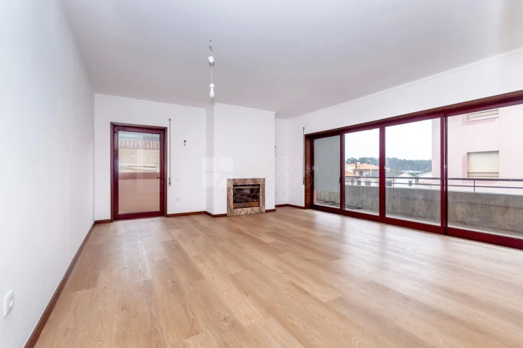 Apartamento T3 para Venda em Esmoriz Foto 1