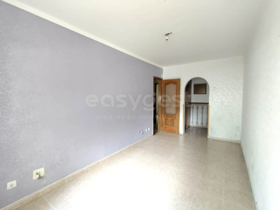 Apartamento T2 para Venda em Benfica Foto 5