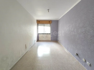 Apartamento T2 para Venda em Benfica