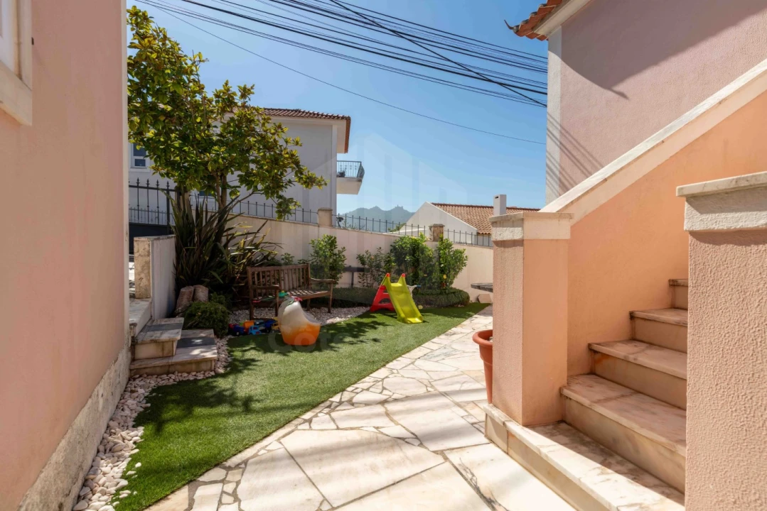 Moradia T3 para Venda em Santa Maria e São Miguel, São Martinho, São Pedro Penaferrim Foto 8