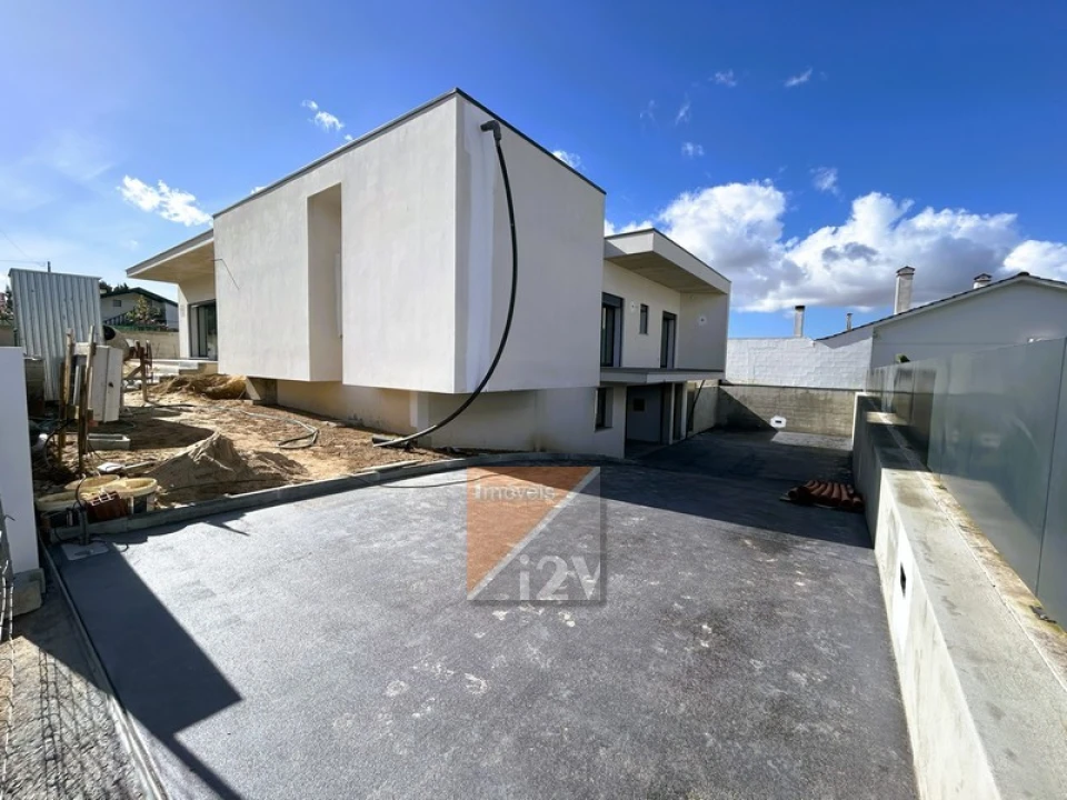 Moradia T3 para Venda em Leiria, Pousos, Barreira e Cortes Foto 2