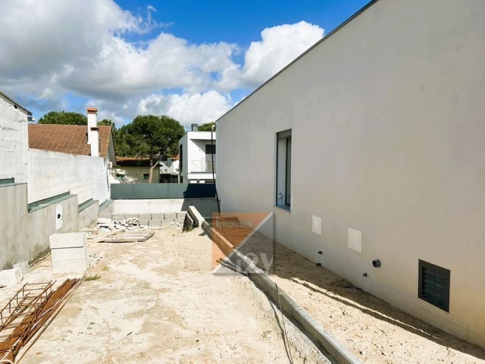 Moradia T3 para Venda em Leiria, Pousos, Barreira e Cortes Foto 9