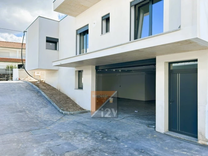 Moradia T3 para Venda em Leiria, Pousos, Barreira e Cortes Foto 3