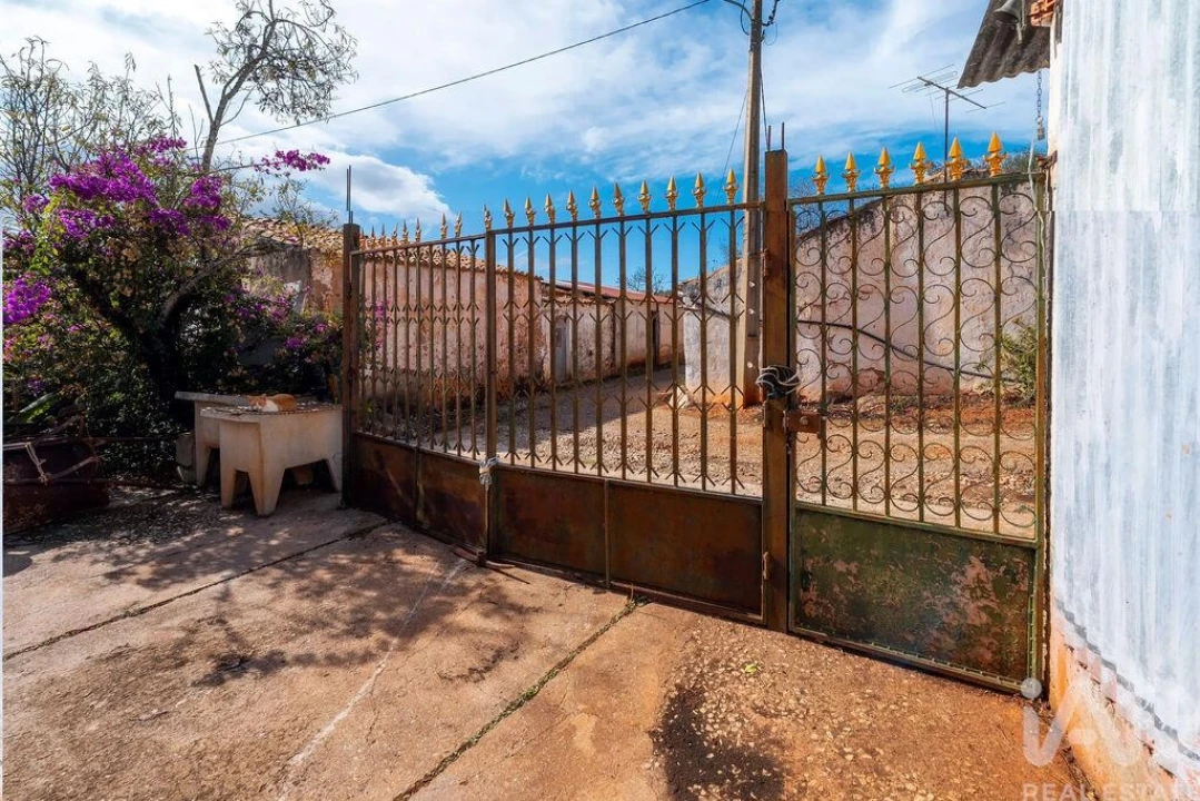 Moradia T12 para Venda em Alte Foto 28