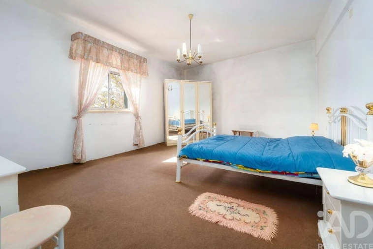 Moradia T12 para Venda em Alte Foto 11