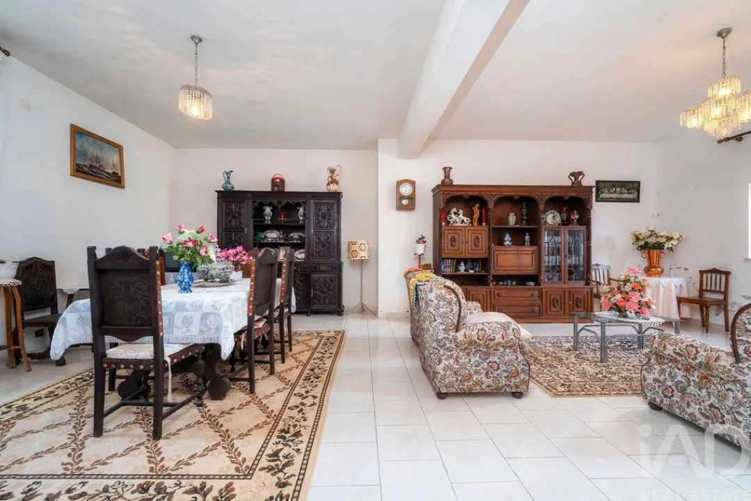 Moradia T12 para Venda em Alte Foto 4