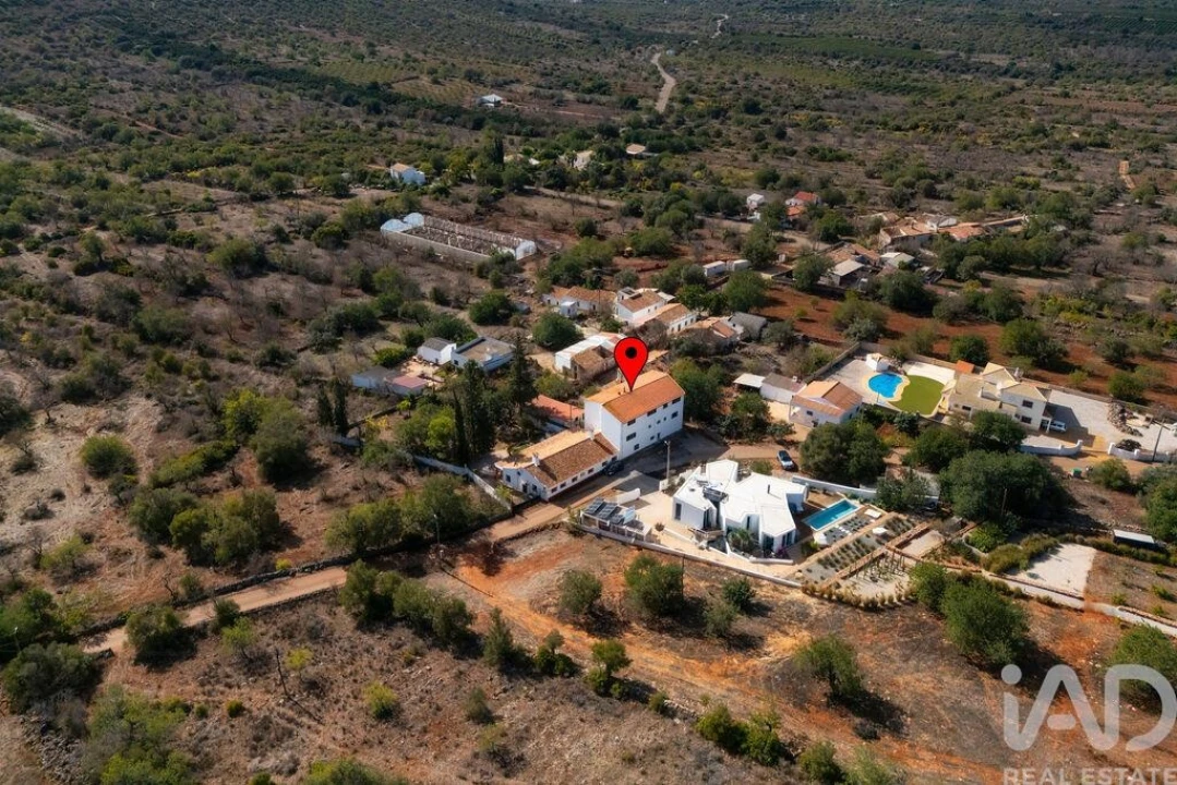 Moradia T12 para Venda em Alte Foto 32