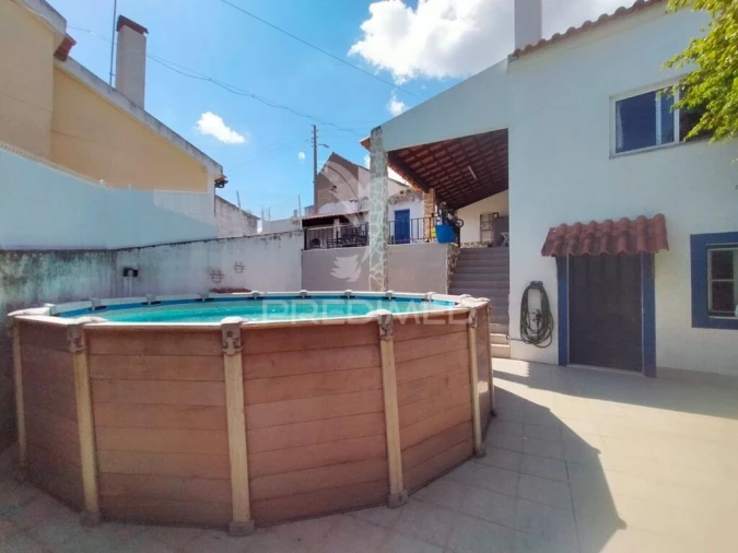 Moradia T3 para Venda em Azoia de Cima e Tremês Foto 6