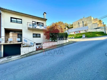 Moradia T4 para Venda em Real, Dume e Semelhe