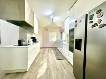 Moradia T4 para Venda em Real, Dume e Semelhe