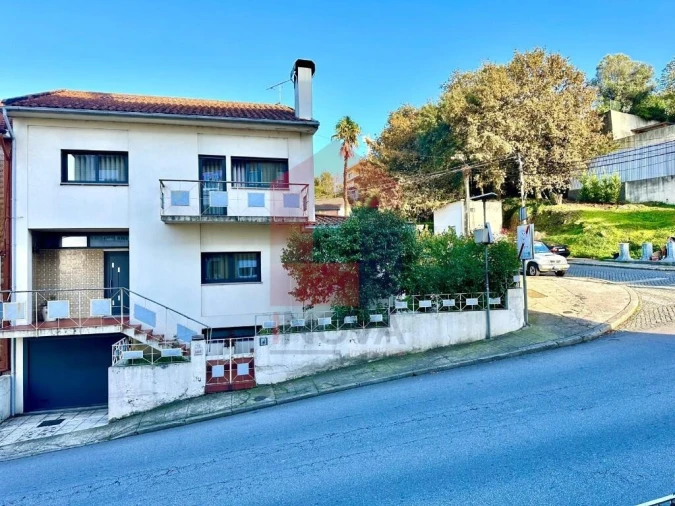 Moradia T4 para Venda em Real, Dume e Semelhe Foto 1