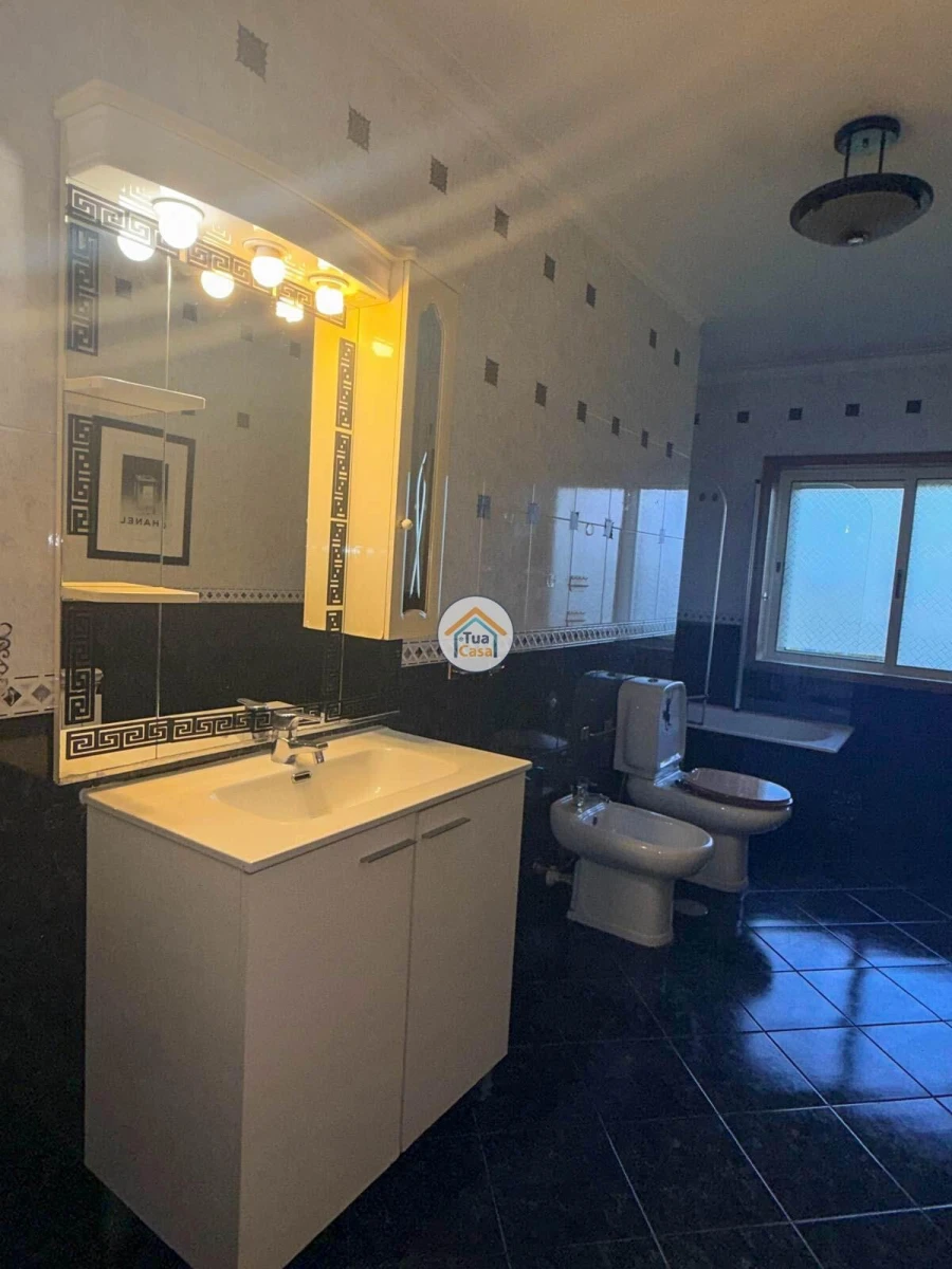 Apartamento T3 para Venda em Argoncilhe Foto 14