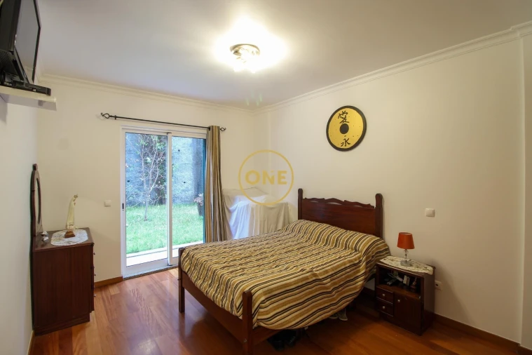 Apartamento T2 para Venda em Caniço Foto 8