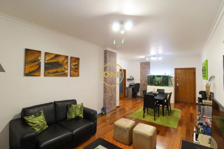 Apartamento T2 para Venda em Caniço Foto 3