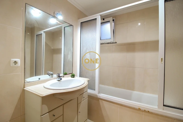 Apartamento T2 para Venda em Caniço Foto 12