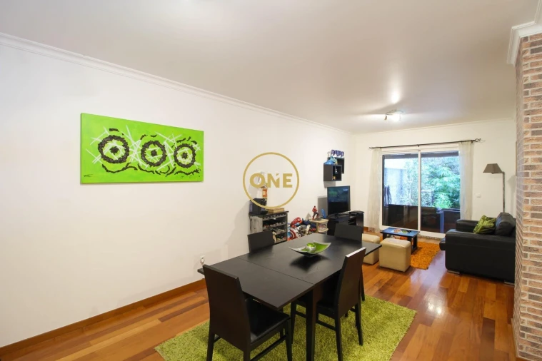 Apartamento T2 para Venda em Caniço Foto 5