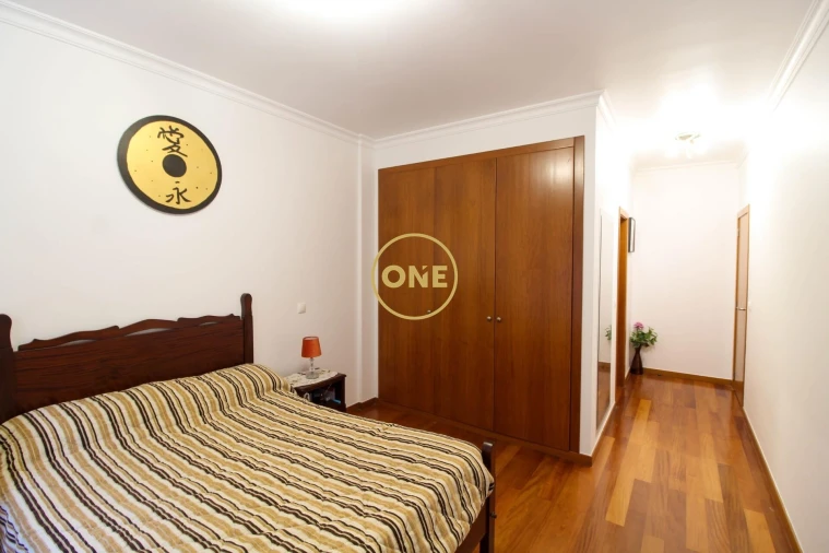 Apartamento T2 para Venda em Caniço Foto 11