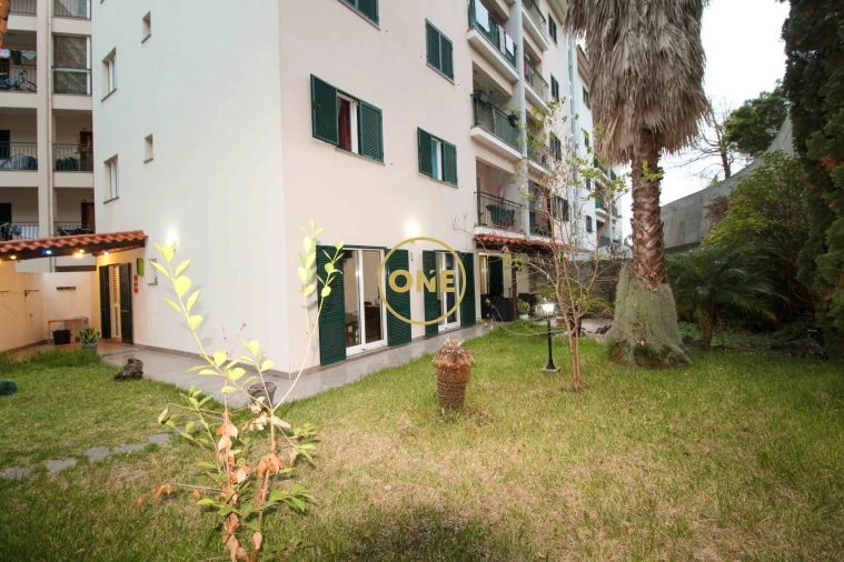 Apartamento T2 para Venda em Caniço Foto 23