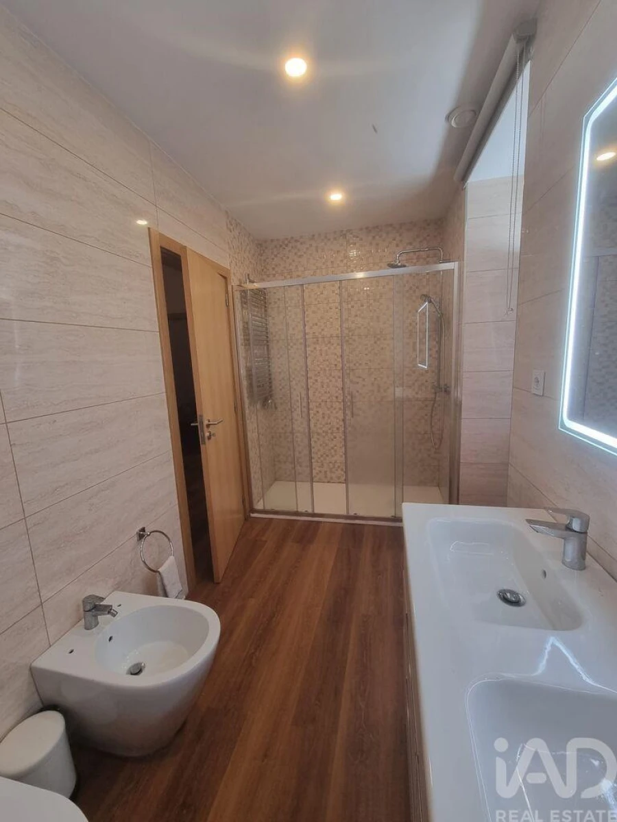 Moradia T4 para Venda em Castêlo da Maia Foto 22