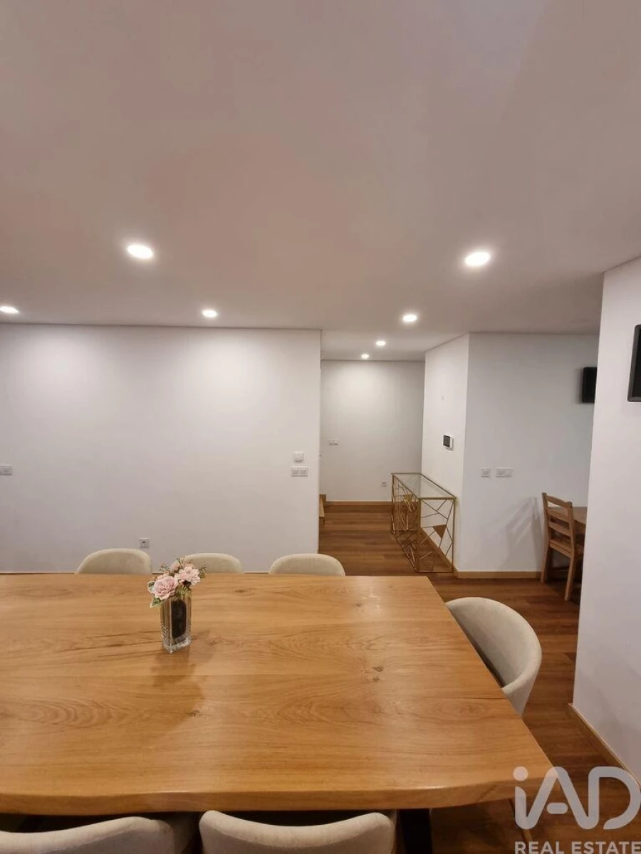 Moradia T4 para Venda em Castêlo da Maia Foto 4