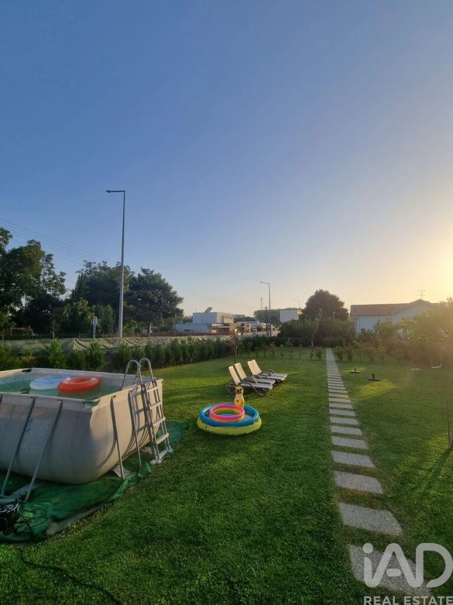 Moradia T4 para Venda em Castêlo da Maia Foto 32