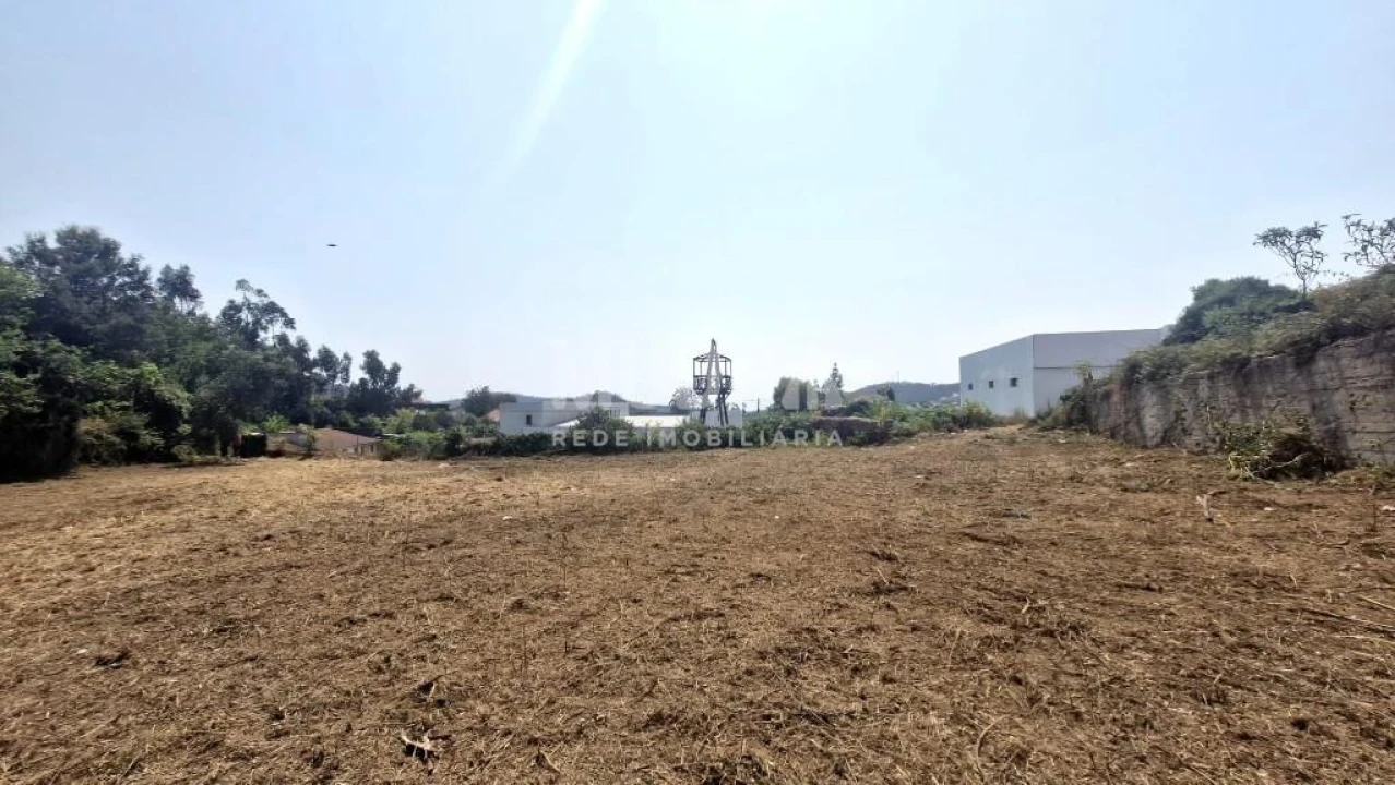 Moradia T2 para Venda em Romariz Foto 8