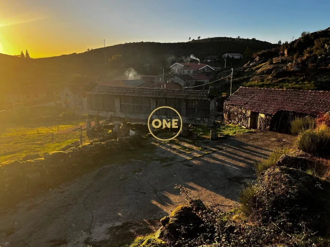 Terreno para Venda em Chorense e Monte