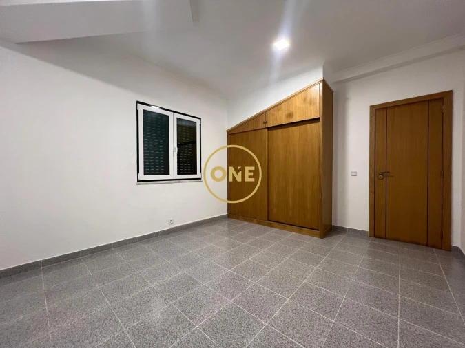 Moradia T4 para Venda em Branca Foto 22