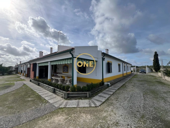 Moradia T4 para Venda em Branca Foto 2