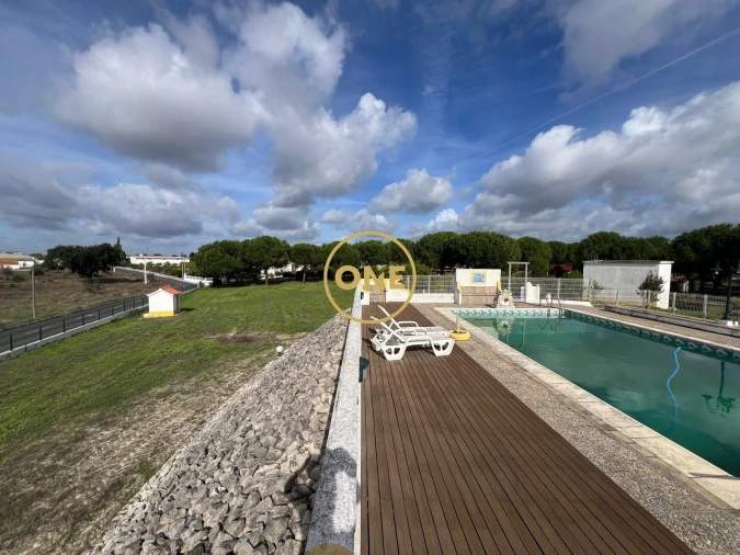 Moradia T4 para Venda em Branca Foto 4