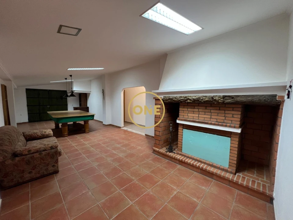 Moradia T4 para Venda em Branca Foto 6