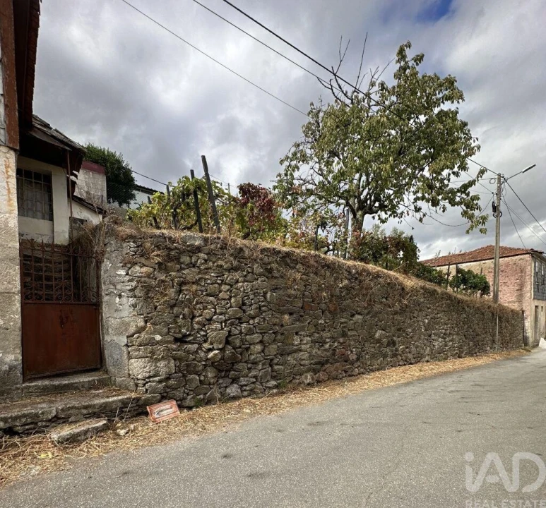 Moradia T3 para Venda em Cambres Foto 3