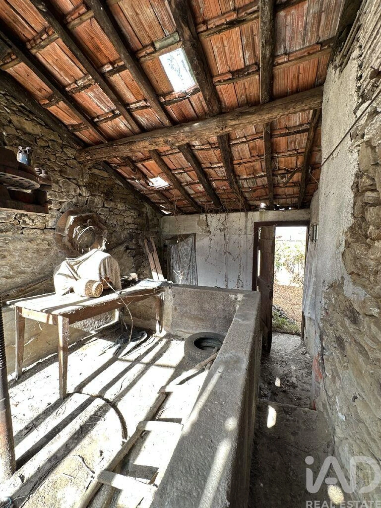 Moradia T3 para Venda em Cambres Foto 8