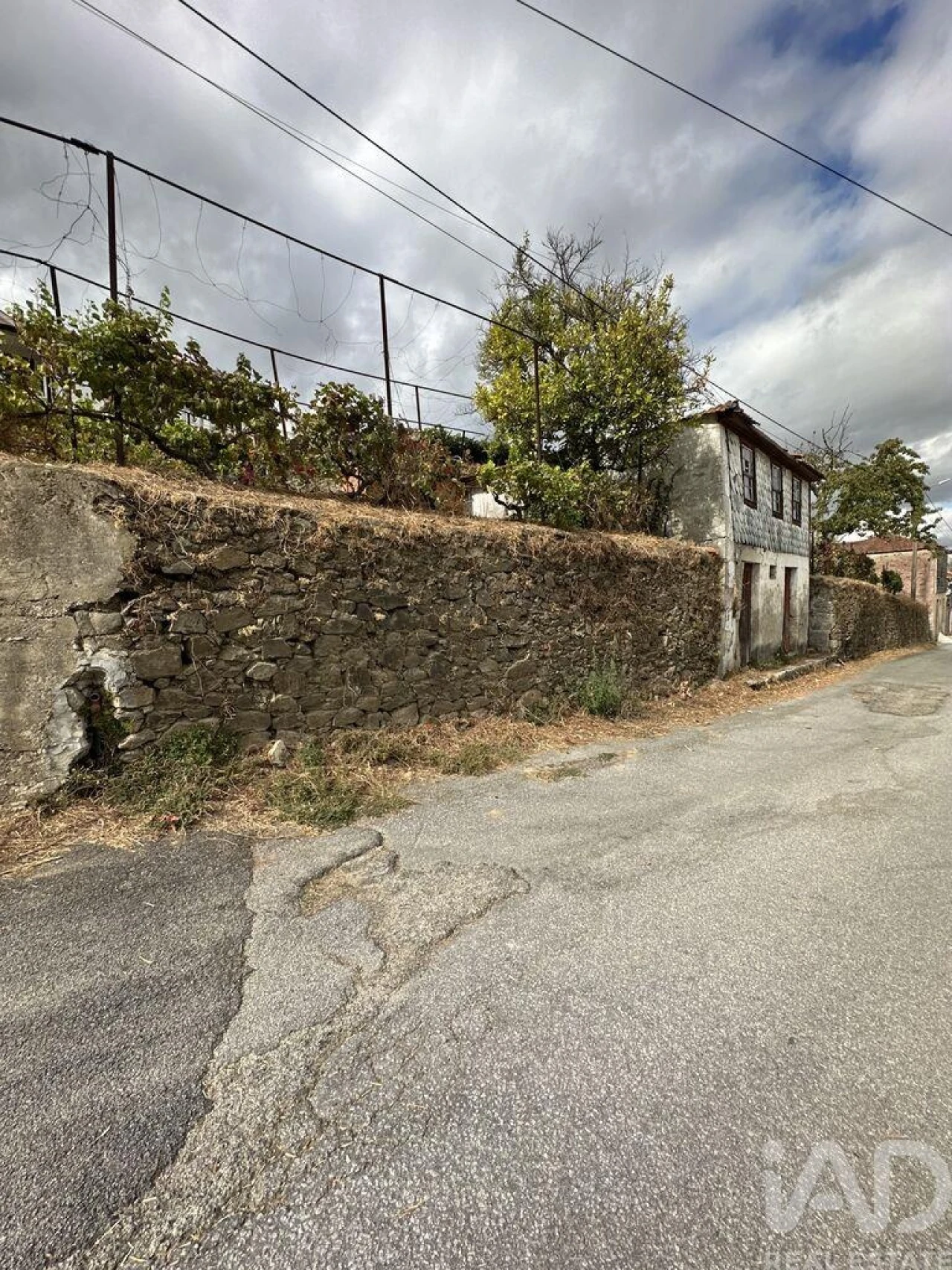 Moradia T3 para Venda em Cambres Foto 4