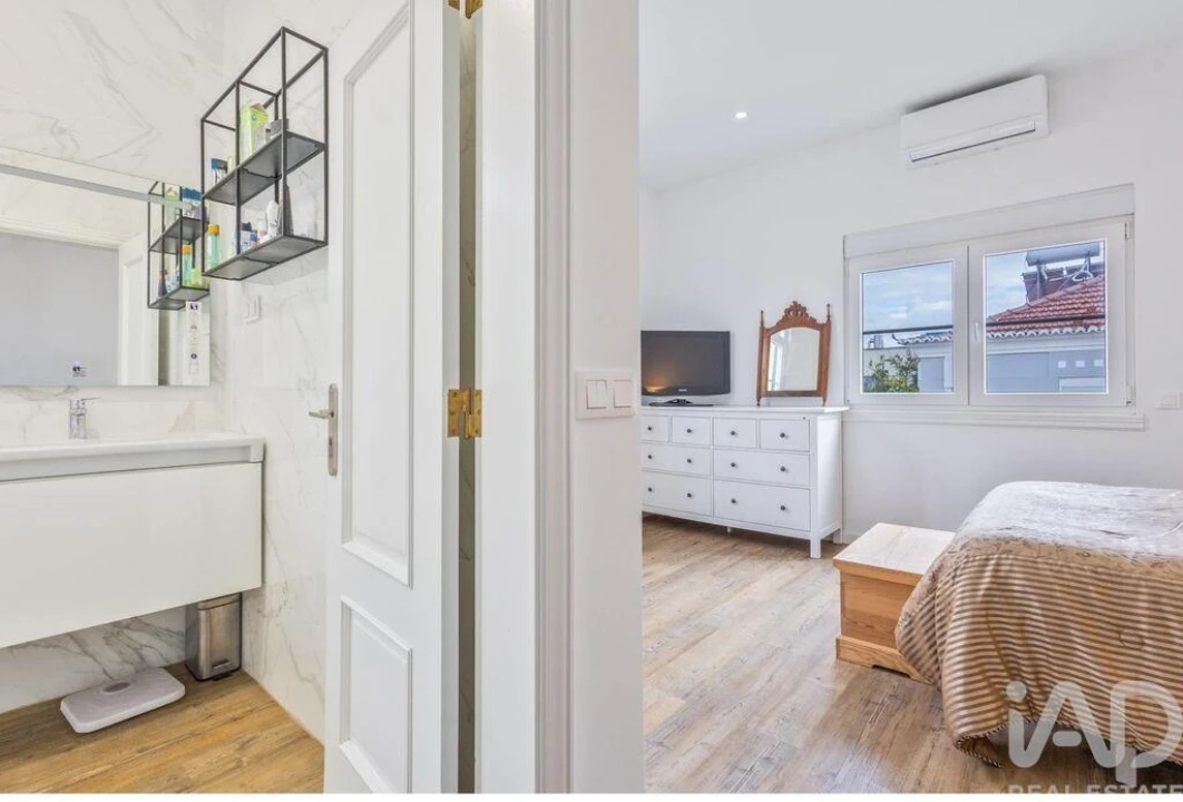 Moradia T3 para Venda em Areeiro Foto 16