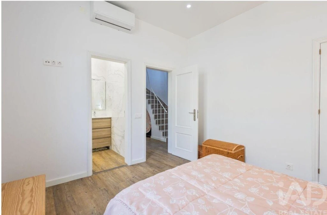 Moradia T3 para Venda em Areeiro Foto 12