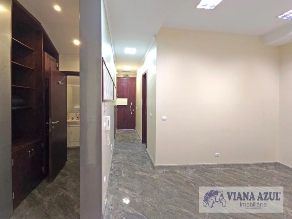 Loja para Arrendamento em Santa Maria Maior e Monserrate e Meadela Foto 9