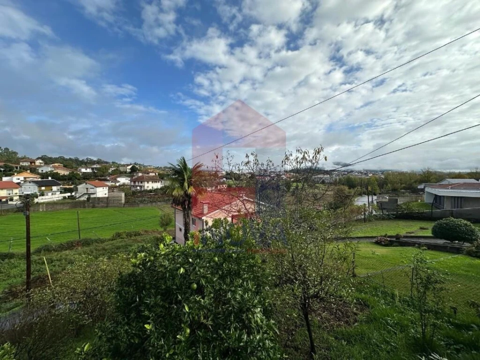 Moradia T3 para Venda em Vila Verde e Barbudo Foto 6