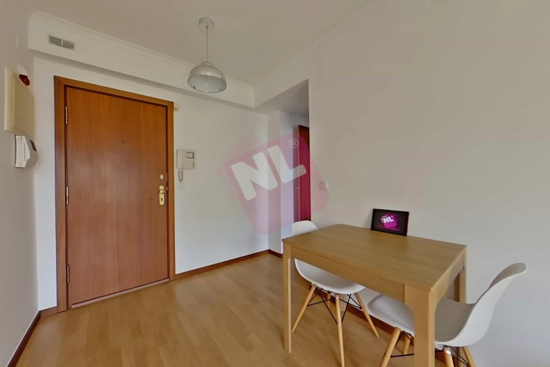 Apartamento T1 para Arrendamento em Lumiar Foto 8