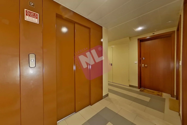 Apartamento T1 para Arrendamento em Lumiar Foto 3