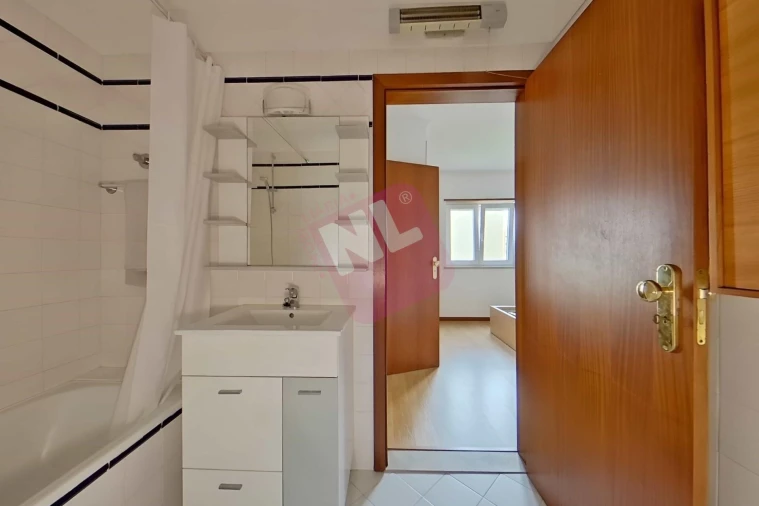 Apartamento T1 para Arrendamento em Lumiar Foto 23