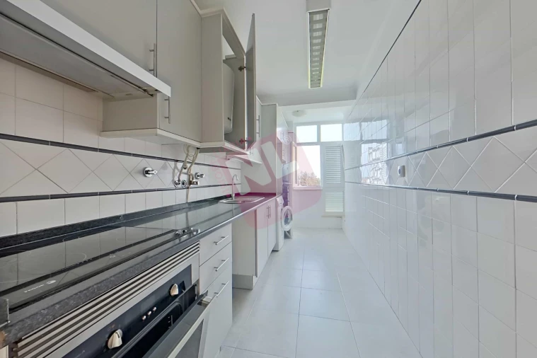 Apartamento T1 para Arrendamento em Lumiar Foto 13