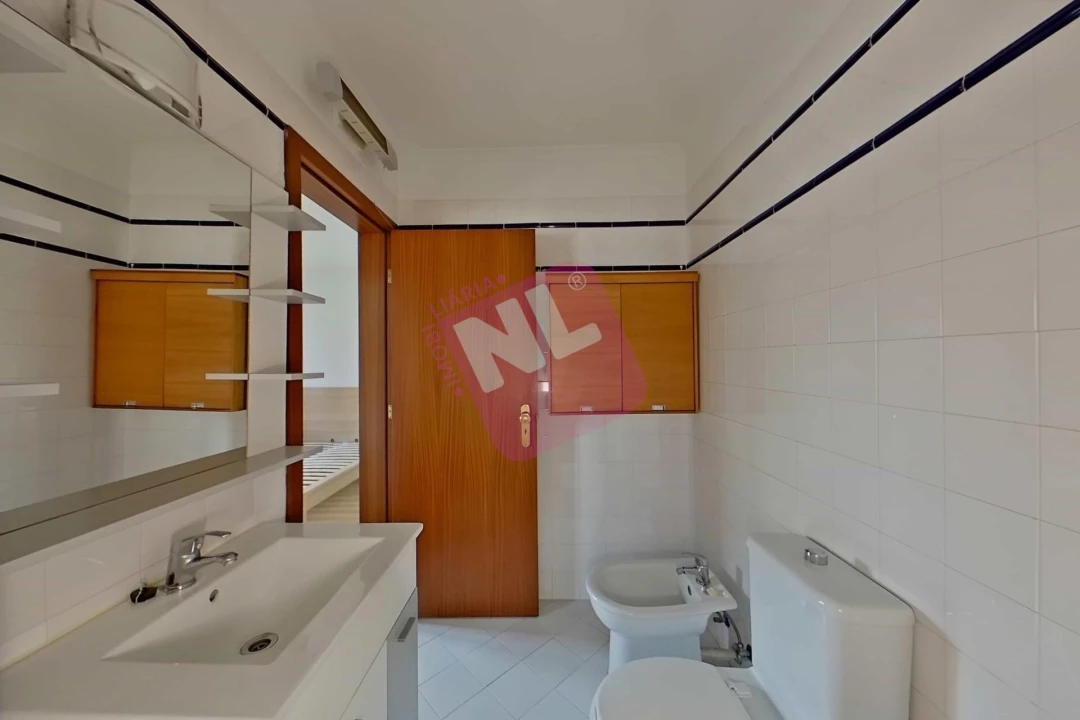 Apartamento T1 para Arrendamento em Lumiar Foto 24