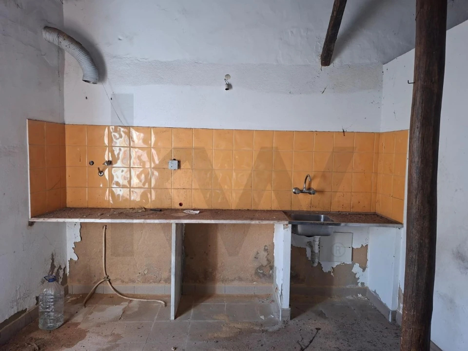 Moradia T2 para Venda em Odiaxere Foto 11