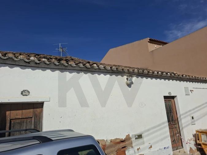 Moradia T2 para Venda em Odiaxere Foto 4