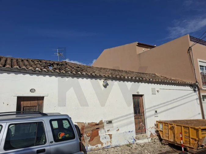 Moradia T2 para Venda em Odiaxere Foto 5