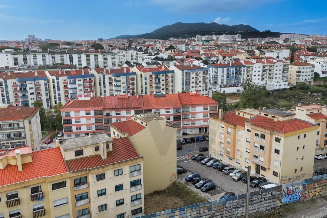 Terreno para Venda em Algueirão-Mem Martins Foto 8